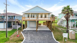 157 Ocean View Dr, Crystal Beach, TX 77650
