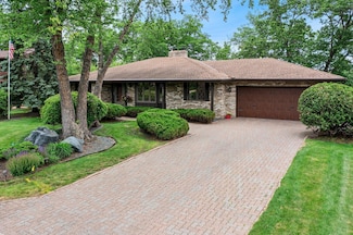 1267 Nursery Hill Ln, New Brighton, MN 55112