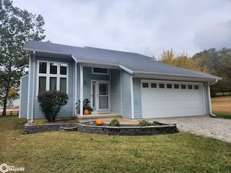 221 Vica Ln, Fort Madison, IA 52627