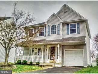601 Cypress Ln, Morton, PA 19070