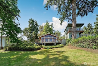 1337 Country Club Dr, Camano Island, WA 98282