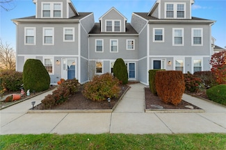 704 Fairway Dr, Middletown, RI 02842