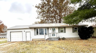 608 Guy Porter St, Humeston, IA 50123