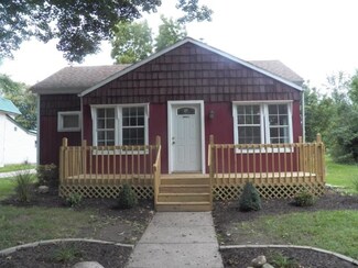 425 E Washington St, Millersburg, IN 46543