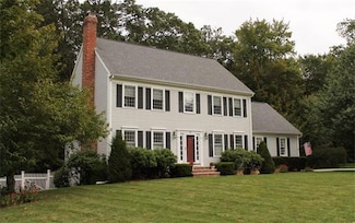 32 Hansom Dr, Merrimac, MA 01860