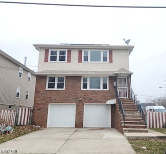 1135 E Henry St, Linden, NJ 07036