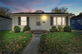 702 Crestview Ct, Jeffersonville, IN 47130