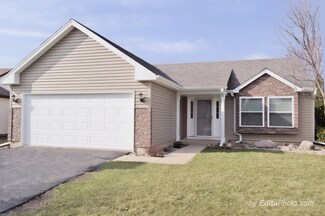 1320 Walden Dr, Elgin, IL 60120