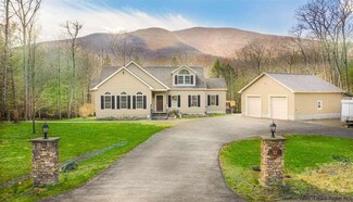 52 Pinecrest Dr, West Shokan, NY 12494