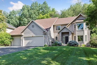 212 Geneva Blvd, Burnsville, MN 55306