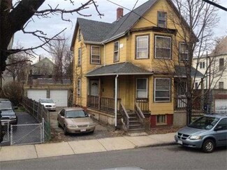 9 Montgomery Ave, Somerville, MA 02145