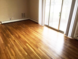 1225 Island Dr Unit 104, Ann Arbor, MI 48105