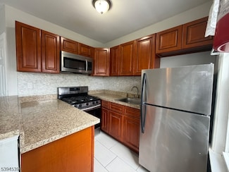 239 Lincoln Ave Unit 2, Newark, NJ 07104