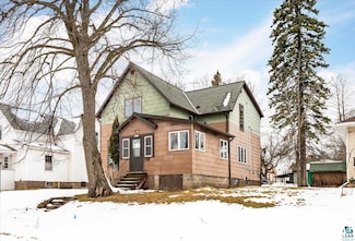 823 9th Ave, Two Harbors, MN 55616