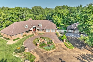 4890 Rustic Ln, Decatur, IL 62521