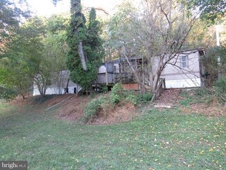 2386 W Clearview Dr, Glen Rock, PA 17327