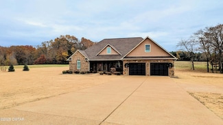 255 Ridgewood Dr, Henderson, TN 38340