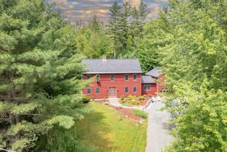 26 Evergreen Dr, Whitefield, NH 03598