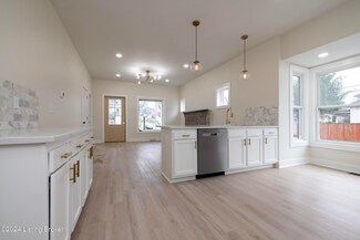 938 Lydia St, Louisville, KY 40217