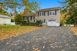 10 Lloyd Ave, Florham Park, NJ 07932