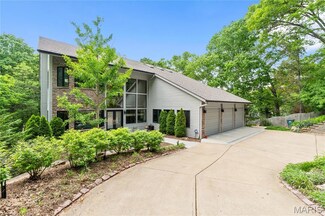 400 Gabriel Dr, Saint Louis, MO 63122