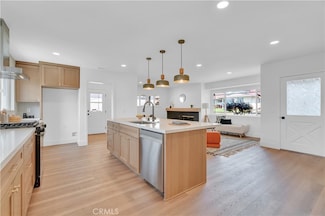 10525 S 5th Ave, Inglewood, CA 90303