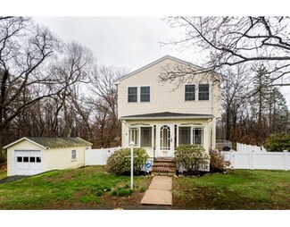 25 Fletcher Rd, Woburn, MA 01801