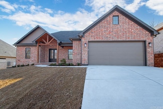 9297 Wooddale Dr, Sherwood, AR 72120