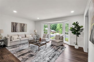 529 Greystone Trail, Marietta, GA 30068