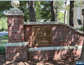 530 Holly Ct, Mahwah, NJ 07430
