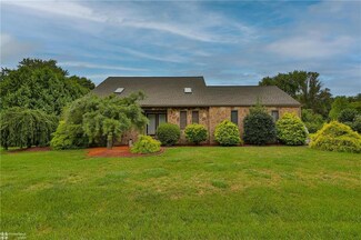 471 Manor Dr, Nazareth, PA 18064