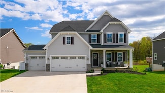2284 Orchard Cir, Ravenna, OH 44266