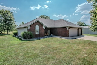 208 Oak Grove Ln, Billings, MO 65610