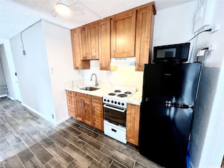 417 Namahana St Unit 17, Honolulu, HI 96815