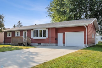 160 Walnut St, Kindred, ND 58051