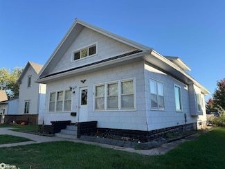 412 4th St, Manning, IA 51455