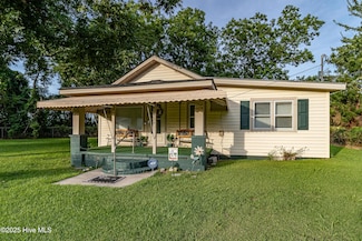 410 Brown Dr, New Bern, NC 28560