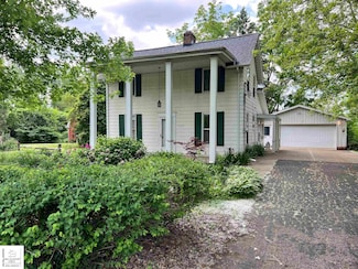 10545 E Goodall Rd, Durand, MI 48429