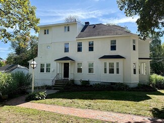 24 State St Unit 2, Wellesley, MA 02482