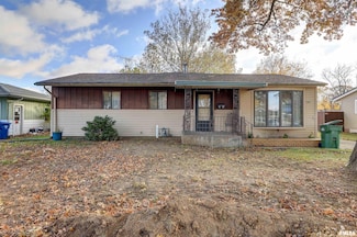 731 N 13th St, Clinton, IA 52732