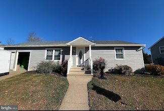 9 Lynns Ct, Morrisville, PA 19067