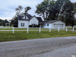 201 Franklin St, Whittington, IL 62897