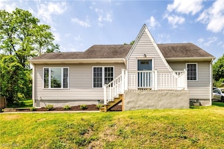 226 Cunningham Ln, Steubenville, OH 43953
