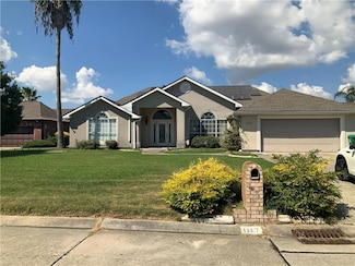 1117 Lake Louise Dr, Gretna, LA 70056