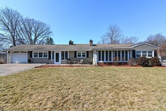 40 Center St, Bellingham, MA 02019