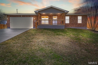 1207 Coachlite Dr, de Soto, MO 63020