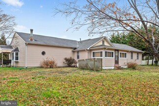 1402 Central Ave E, Edgewater, MD 21037