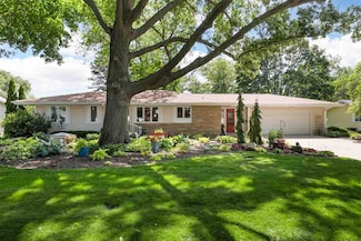 1104 Mulberry St, Tipton, IA 52772