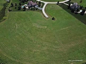 6 Derek Dr, Elburn, IL 60119
