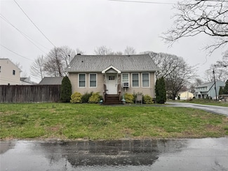 3 Ocean Ave, Mastic, NY 11950